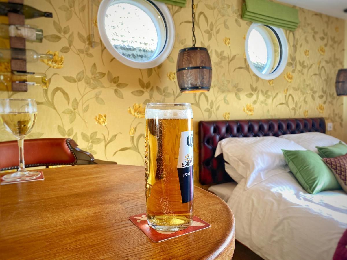 Hambrook House Canterbury - New Luxury Guest House With Espa Spa Complex 외부 사진