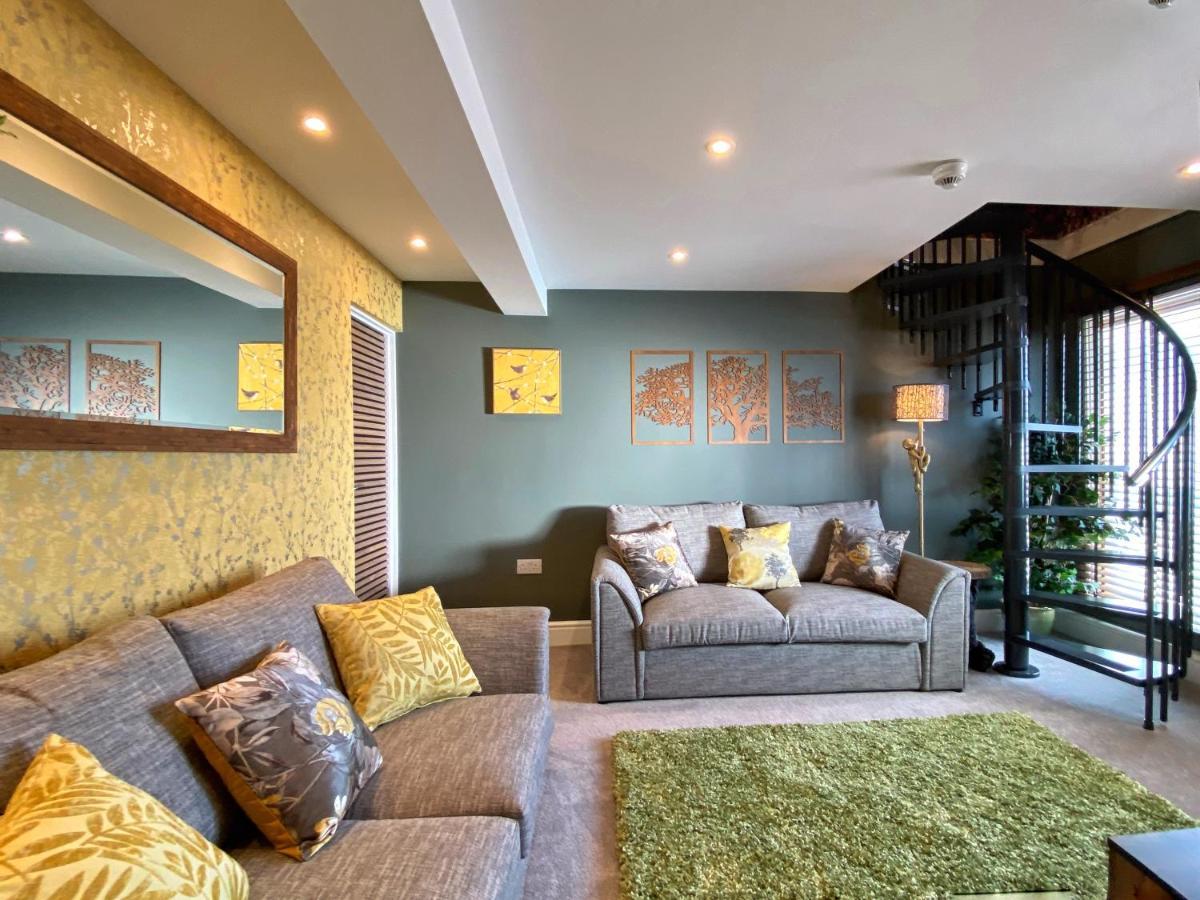 Hambrook House Canterbury - New Luxury Guest House With Espa Spa Complex 외부 사진