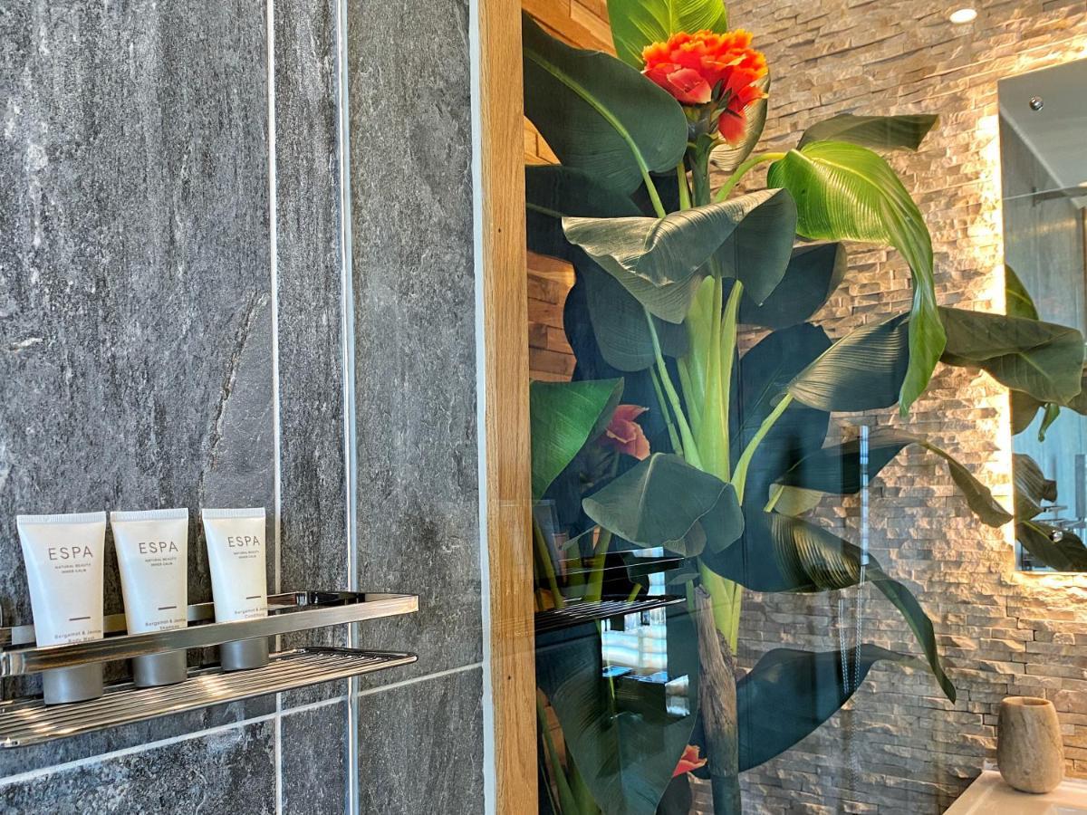 Hambrook House Canterbury - New Luxury Guest House With Espa Spa Complex 외부 사진