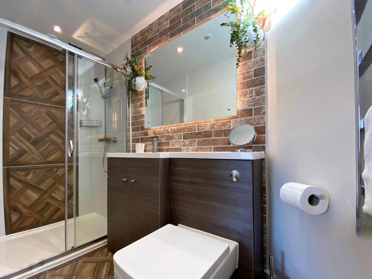 Hambrook House Canterbury - New Luxury Guest House With Espa Spa Complex 외부 사진