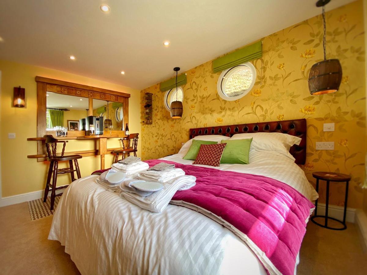 Hambrook House Canterbury - New Luxury Guest House With Espa Spa Complex 외부 사진