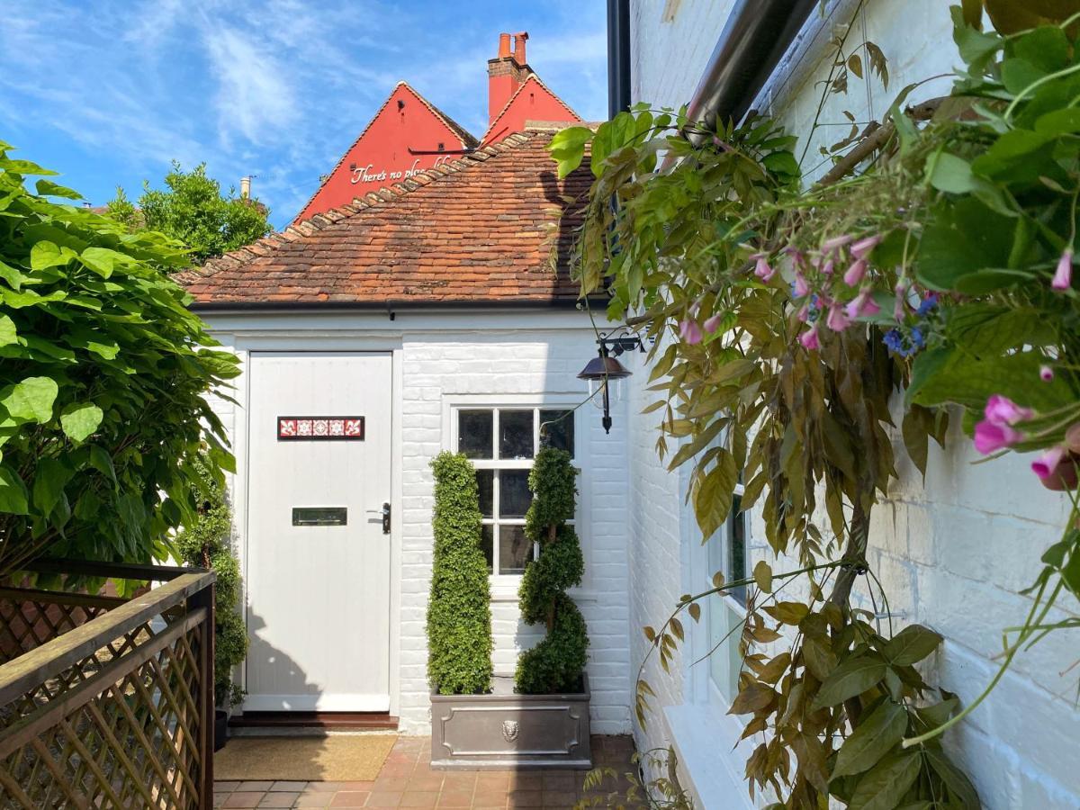 Hambrook House Canterbury - New Luxury Guest House With Espa Spa Complex 외부 사진