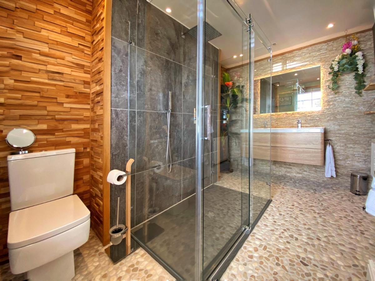 Hambrook House Canterbury - New Luxury Guest House With Espa Spa Complex 외부 사진