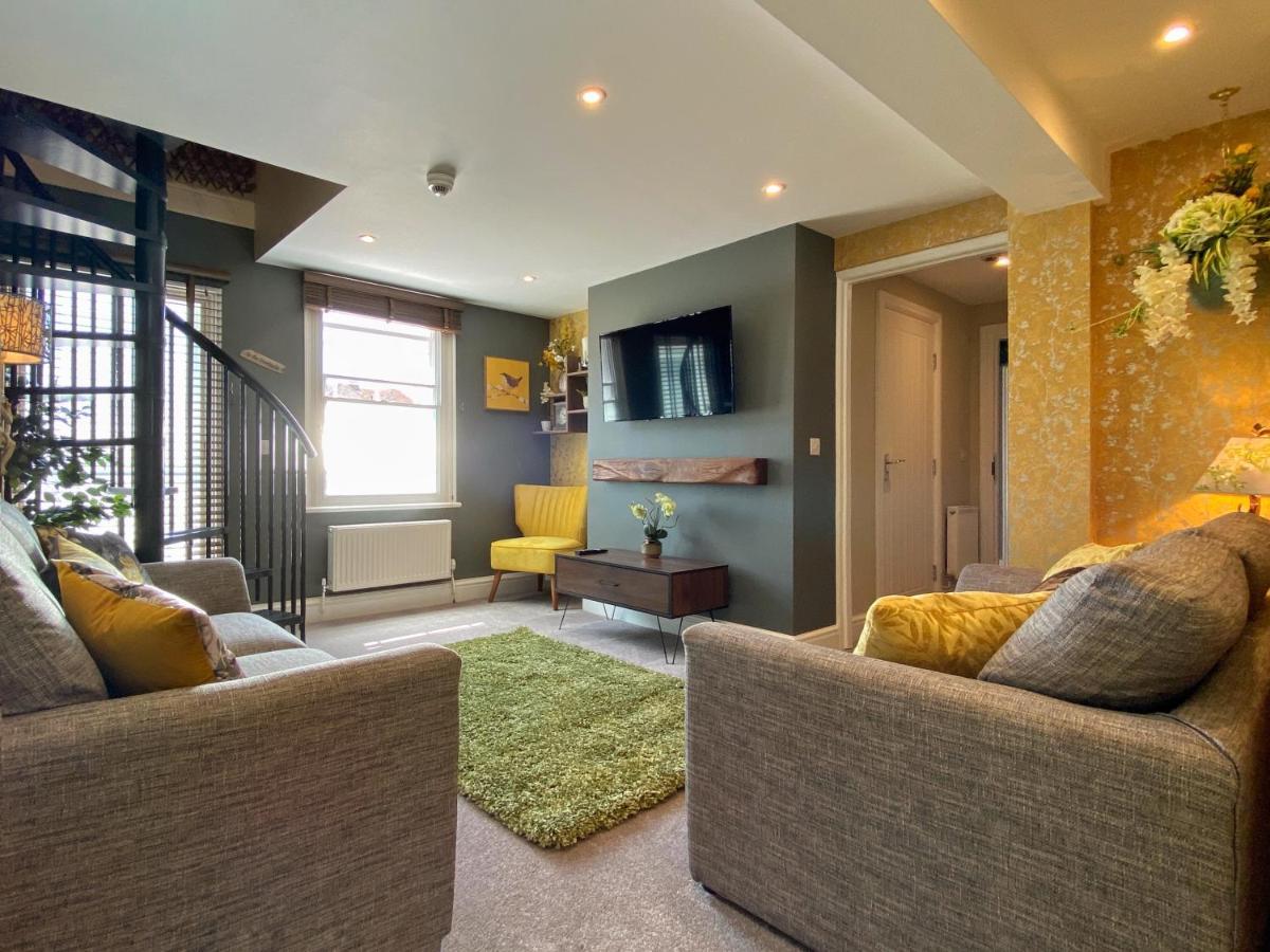Hambrook House Canterbury - New Luxury Guest House With Espa Spa Complex 외부 사진