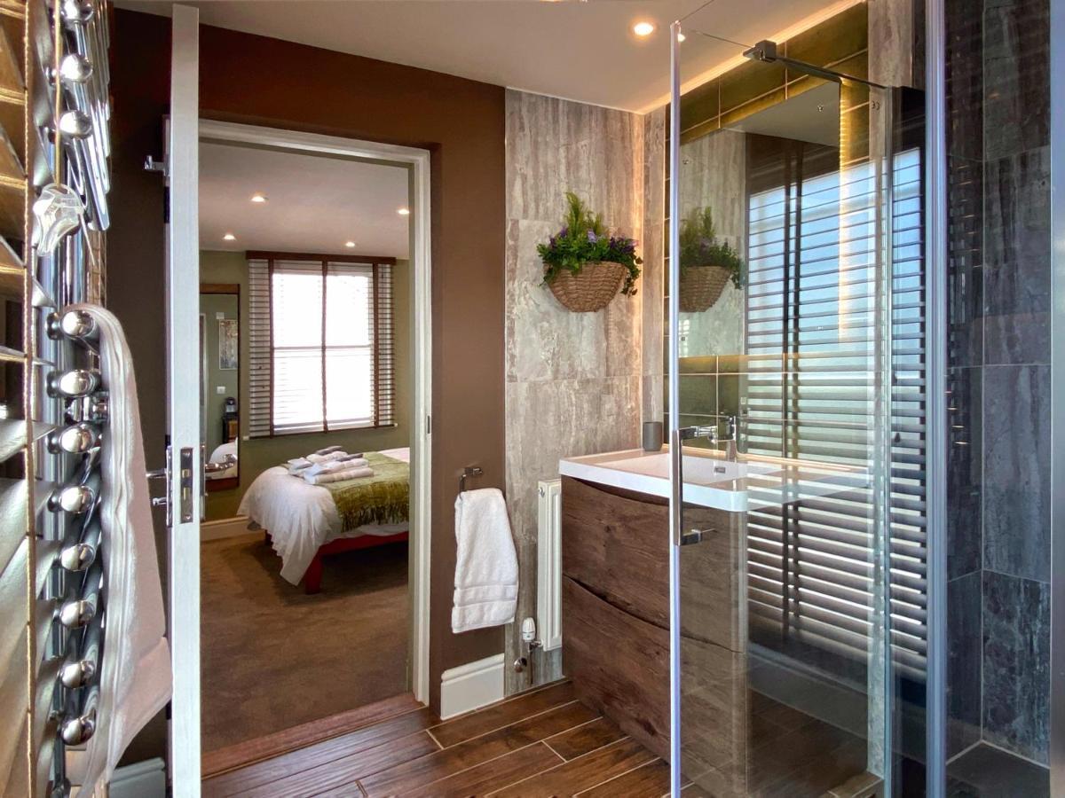 Hambrook House Canterbury - New Luxury Guest House With Espa Spa Complex 외부 사진