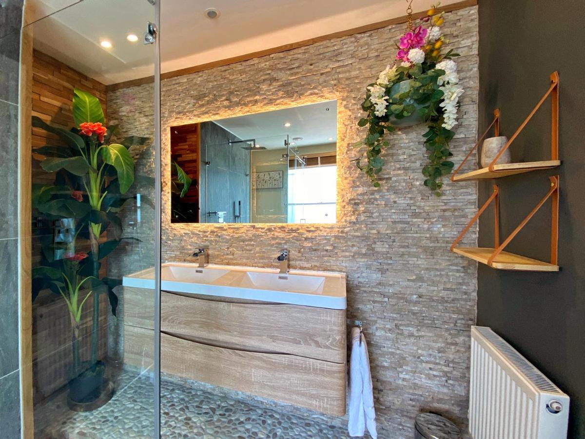Hambrook House Canterbury - New Luxury Guest House With Espa Spa Complex 외부 사진