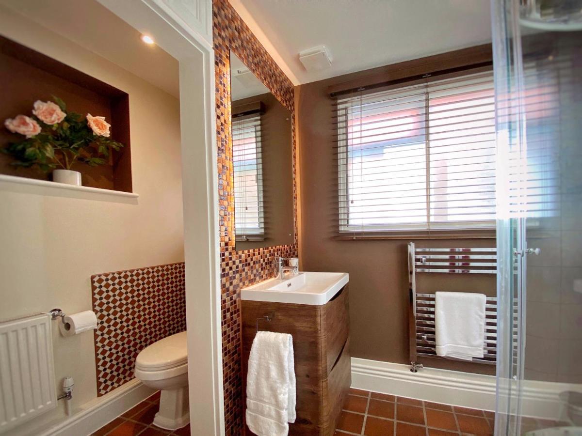 Hambrook House Canterbury - New Luxury Guest House With Espa Spa Complex 외부 사진