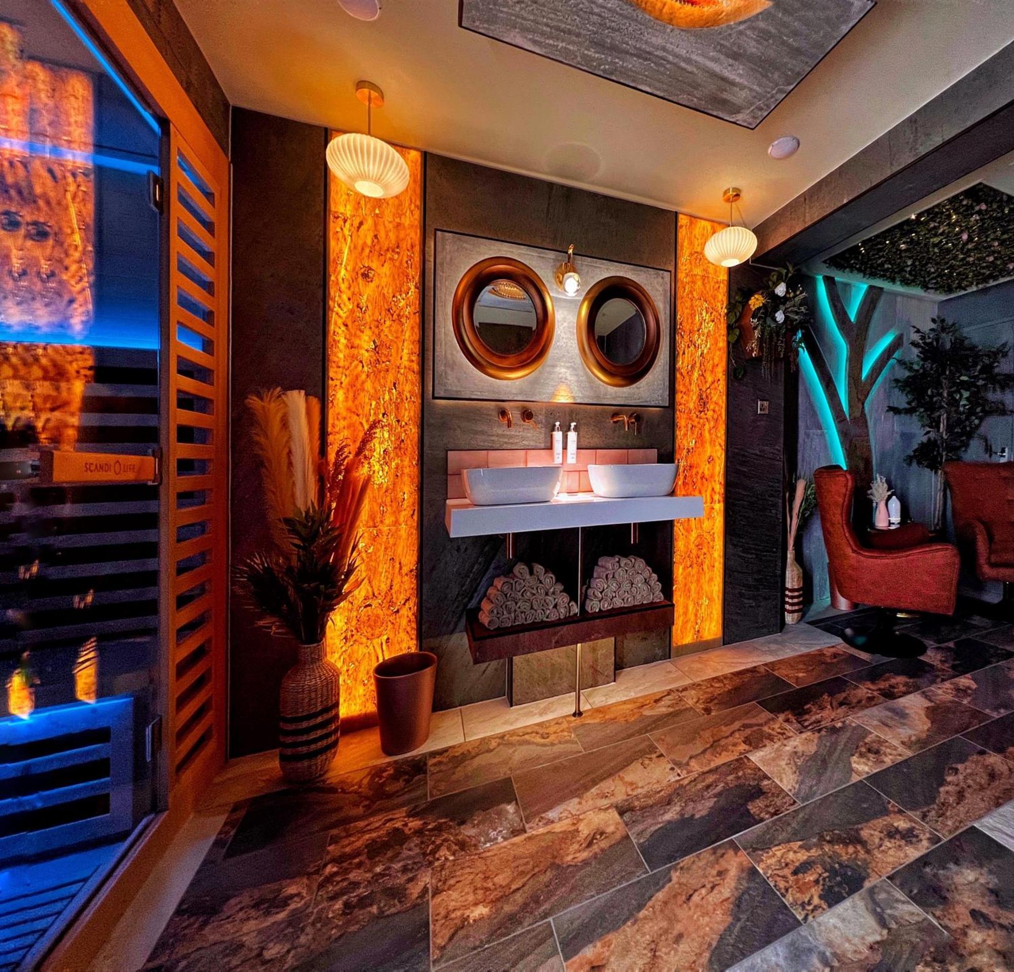 Hambrook House Canterbury - New Luxury Guest House With Espa Spa Complex 외부 사진